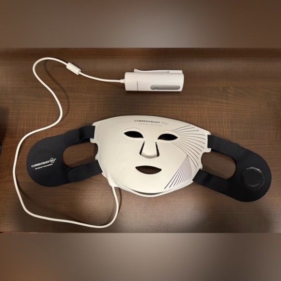 CurrentBody Skin Red Light Therapy Mask (Series 2) - Picture 5 of 12